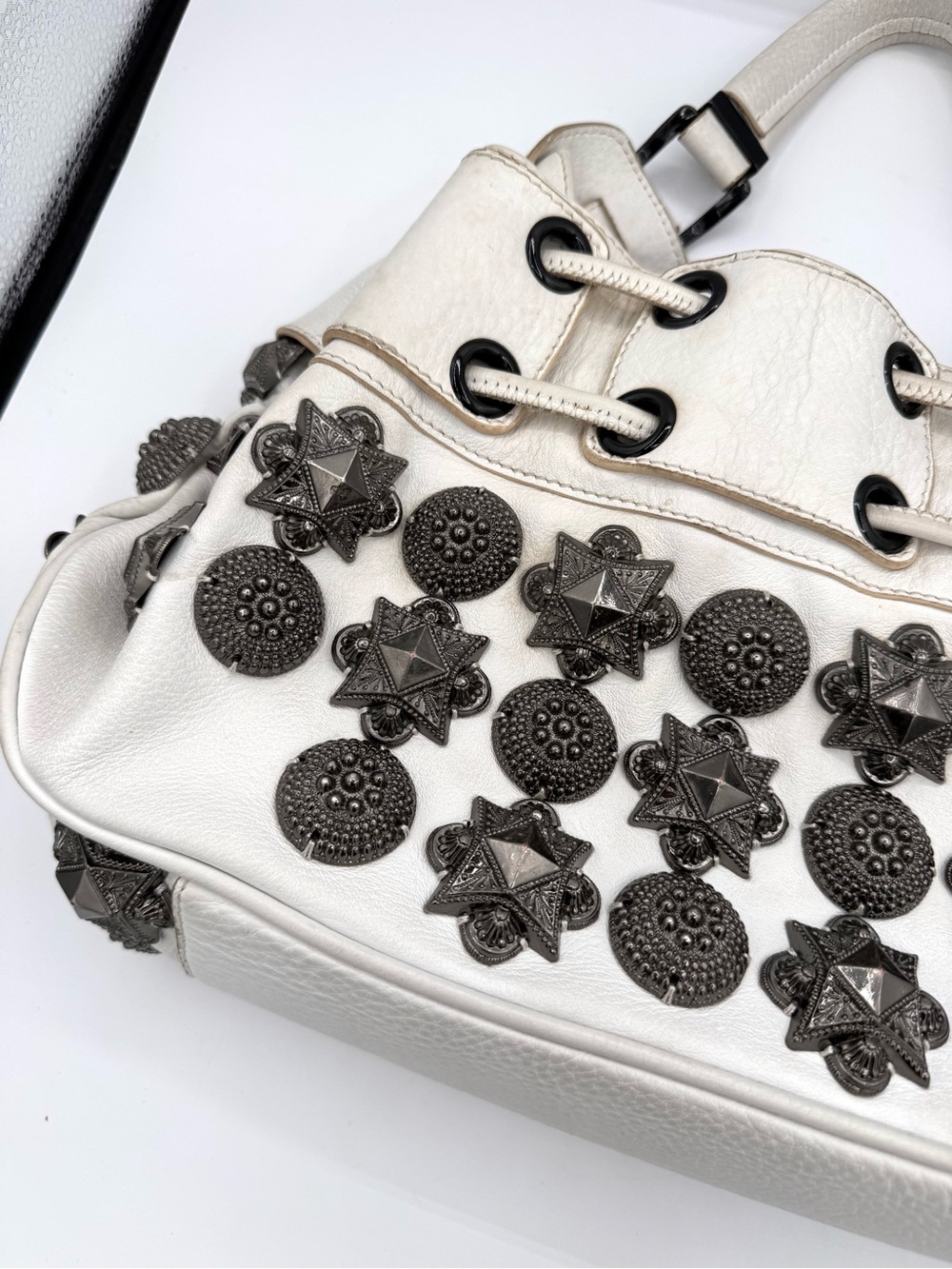 Burberry White Leather Studded Warrior Bag - Picture 10 of 14